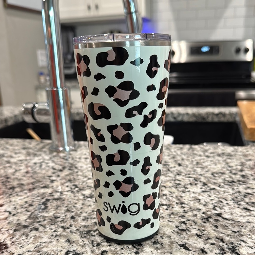 Swig mug. Good condition